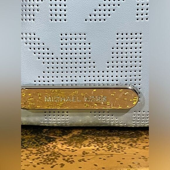 MICHAEL KORS PREMIERE Suri Medium Logo Perforated Suede Shoulder bag Reversible - Picture 16 of 16